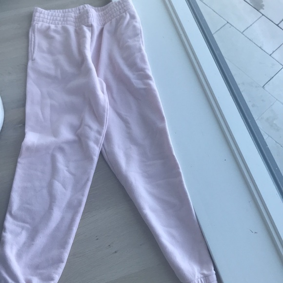 Light pink aritzia sweatpants! - Picture 5 of 5